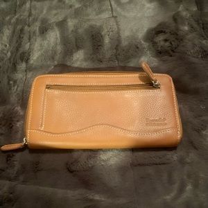 NWOT tignanello leather wallet